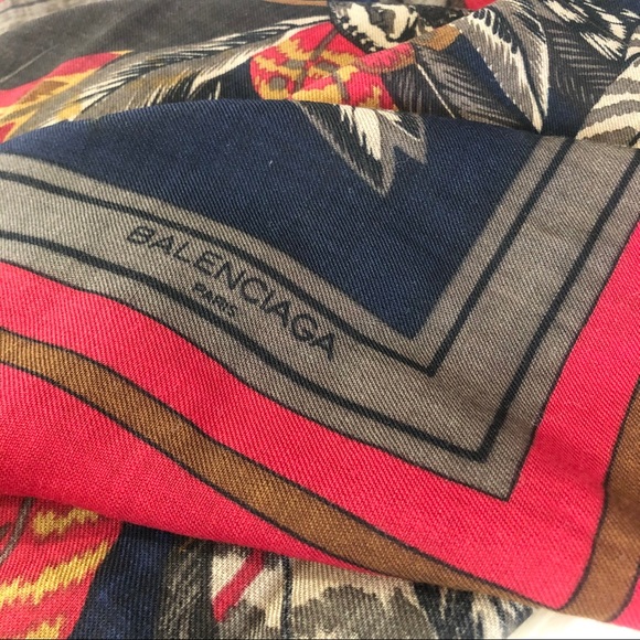 Balenciaga scarf - Picture 5 of 9
